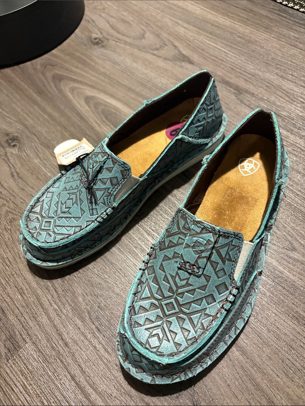 NWT Ariat Cruiser Turquoise Blanket Embossed Loafers - Size 6